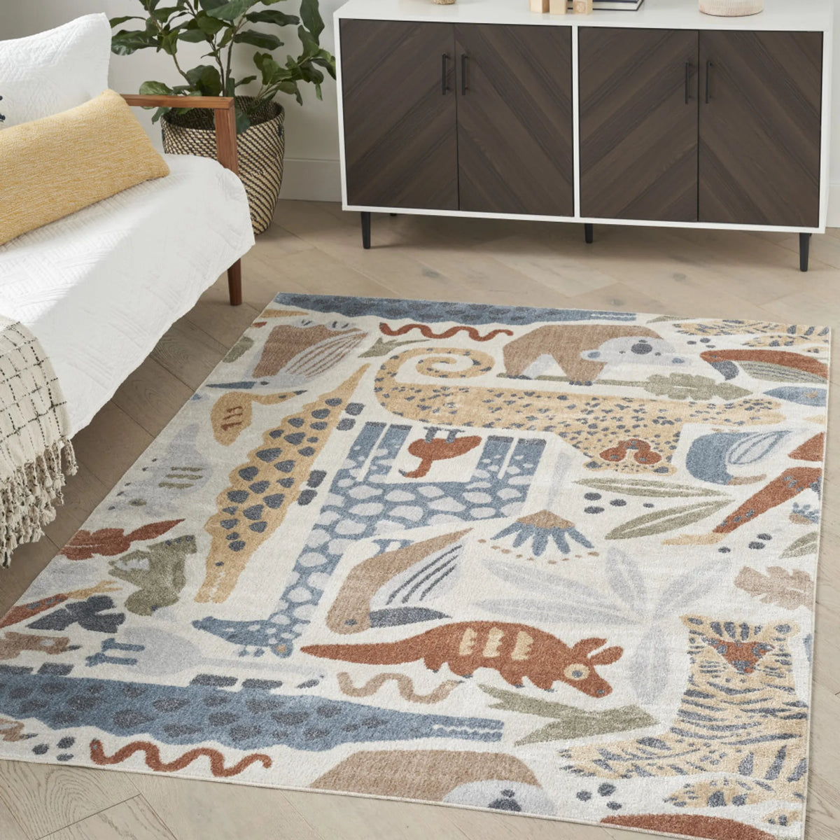 4' X 6' TROPICAL ANIMAL RUG