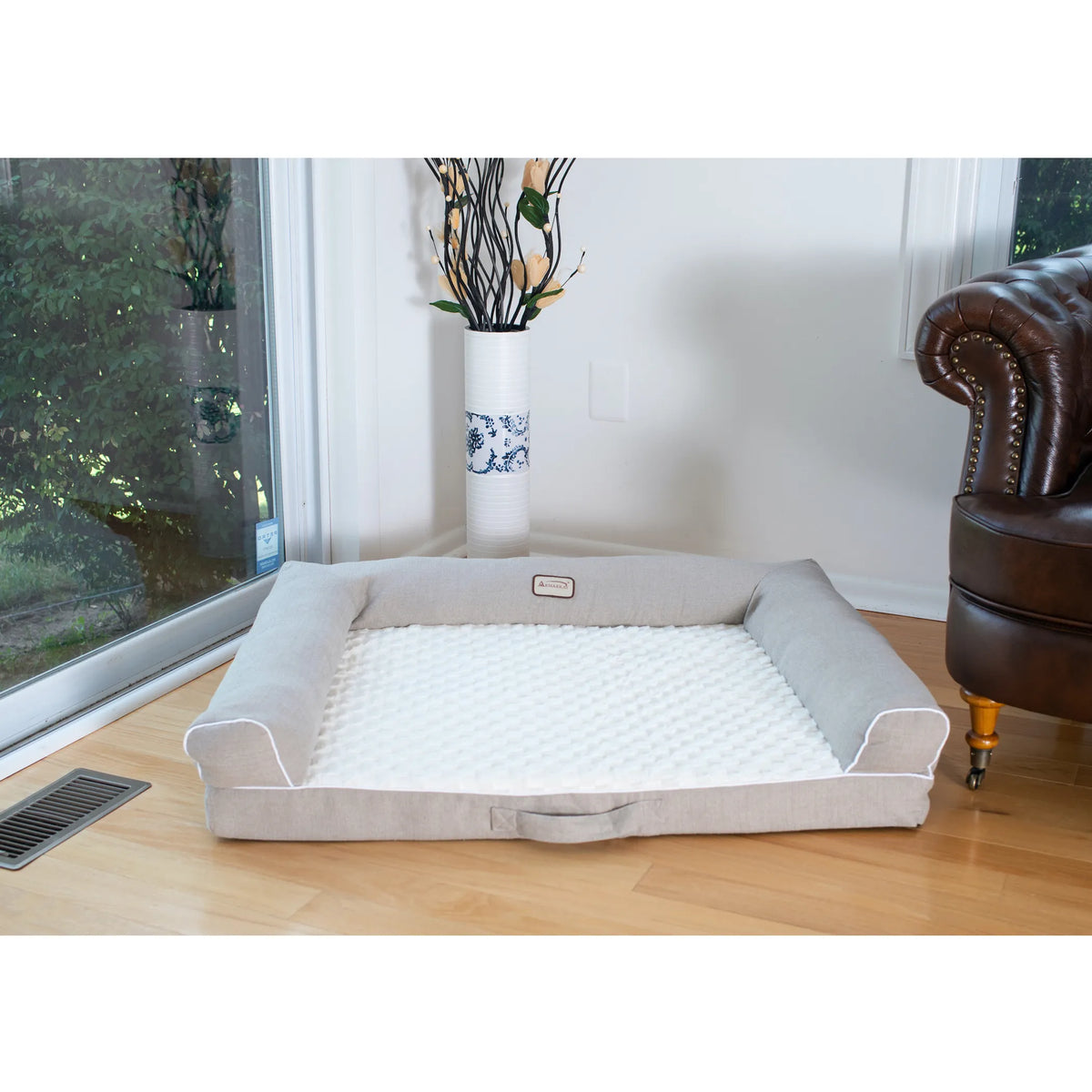 ARMARKAT MEDIUM BOLSTERED MEMORY FOAM BED