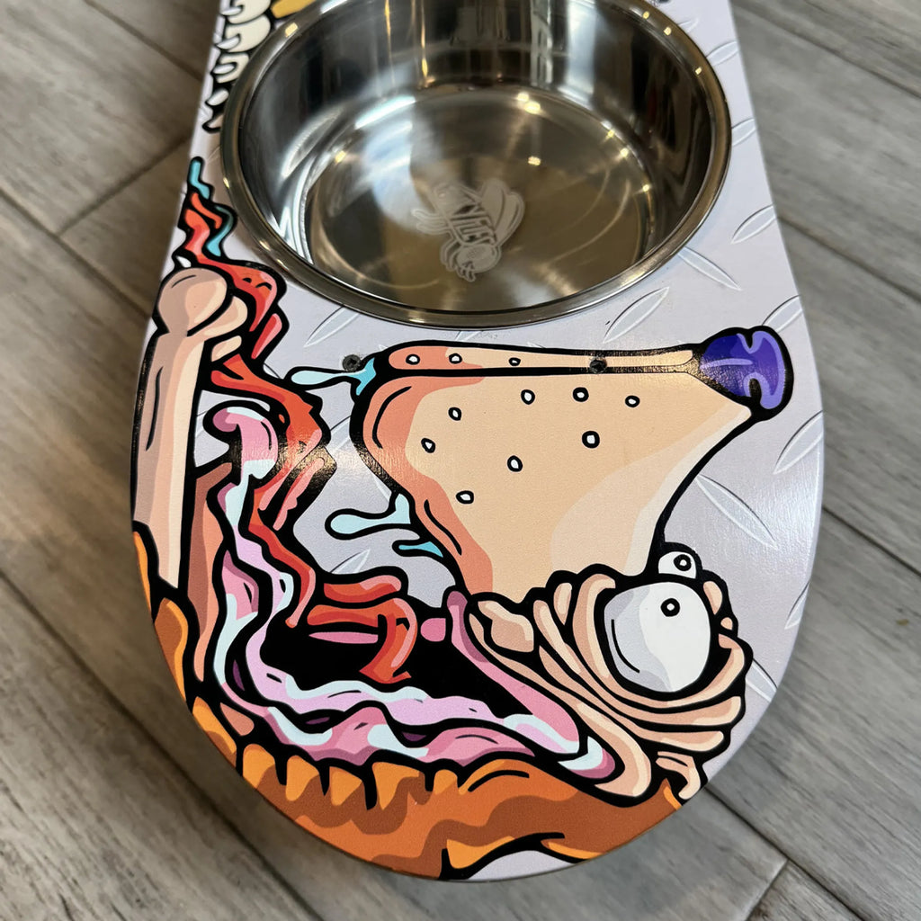 FLY DOGGY ELEVATED SKATEBOARD DOG FEEDER WITH BOWLS