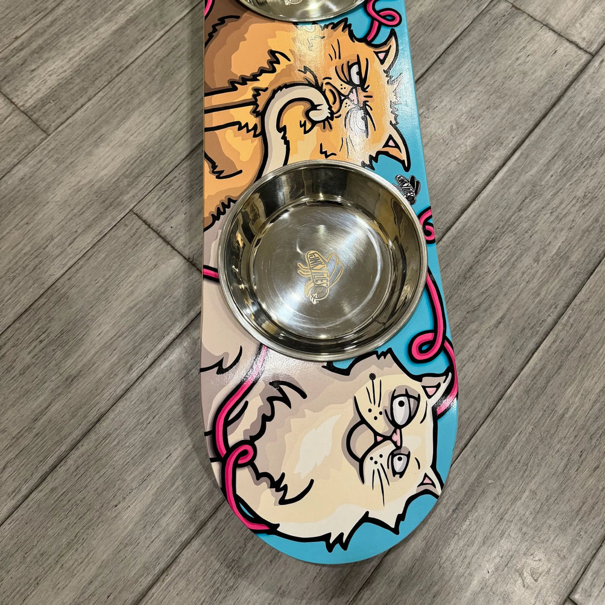 CATS WITH ATTITUDE ELEVATED CAT FEEDER WITH BOWLS